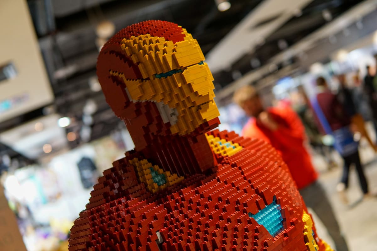 Lidé mohli na Comic-Conu obdivovat i zhmotnělé figurky ze stavebnice Lego.