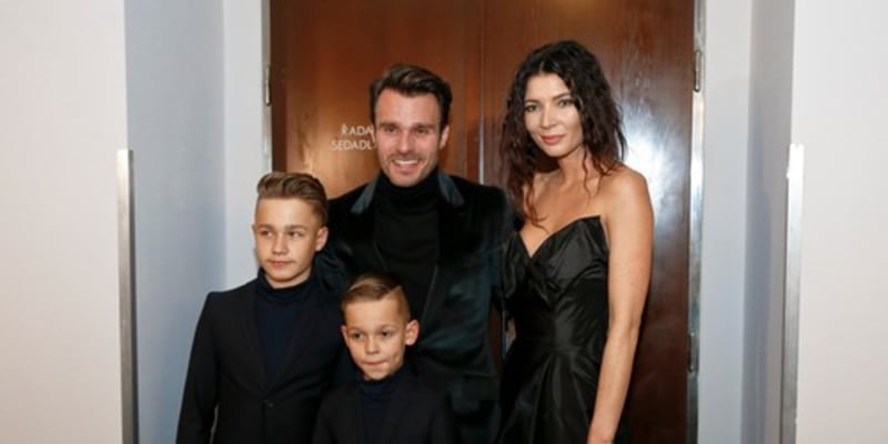 Monika spolu s Leošem a jeho syny