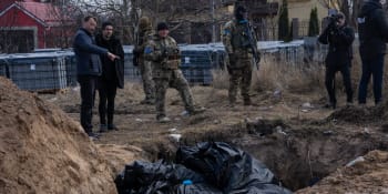Kdo stojí za zvěrstvy ve zdecimované Buči? Kyjev zveřejnil jména ruských „řezníků“
