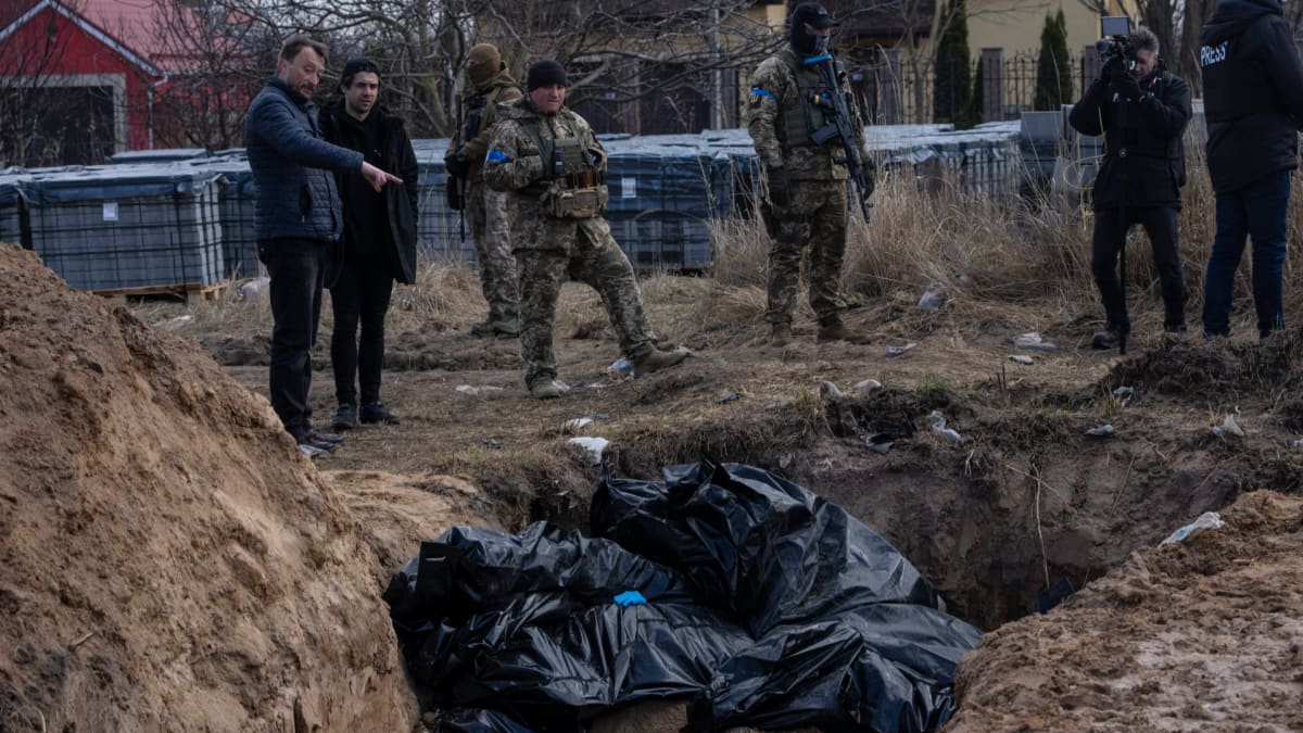 Následky masakru v ukrajinské Buči (4. dubna 2022)