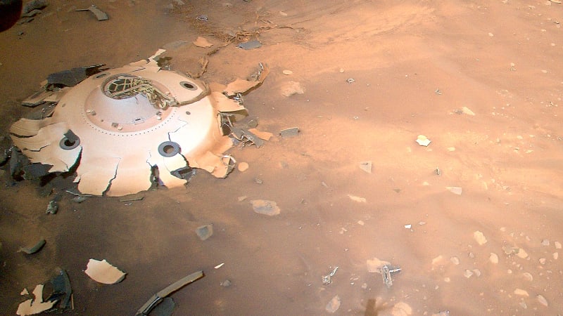 Vesmírný úspěch na Marsu: Vrtulník NASA dokázal znovu vzlétnout, vyfotil trosky sondy
