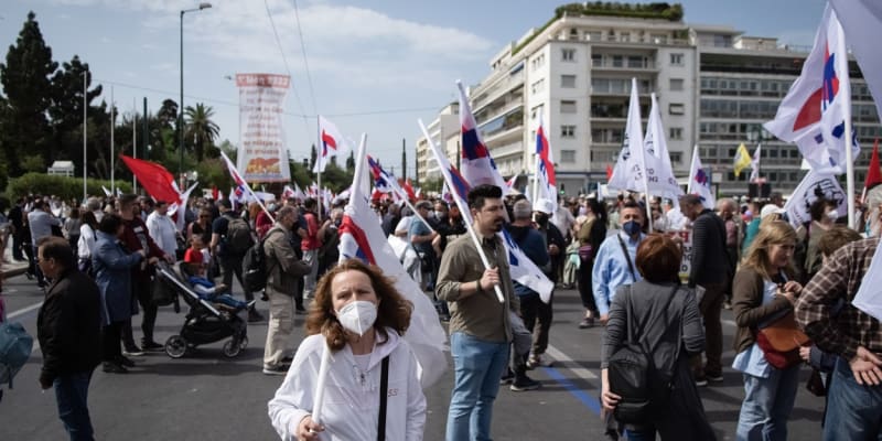 Na 1. máje se demonstrovalo i v Řecku. 