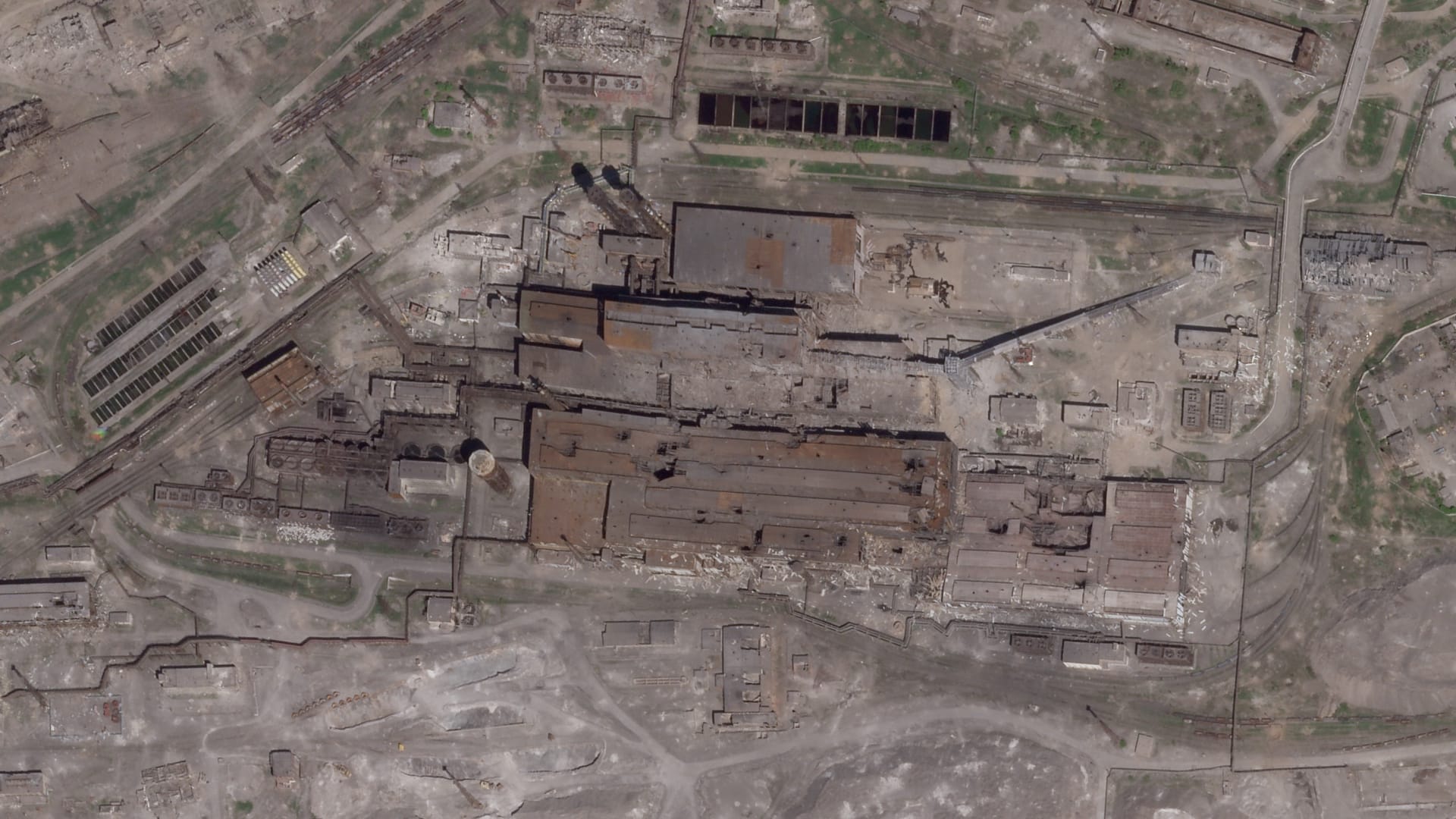 Satelitní snímek zachycující ocelárny Azovstal z 30. dubna