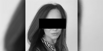 Záhadná smrt asistentky europoslance Uhríka. Mladou ženu našli v koupelně