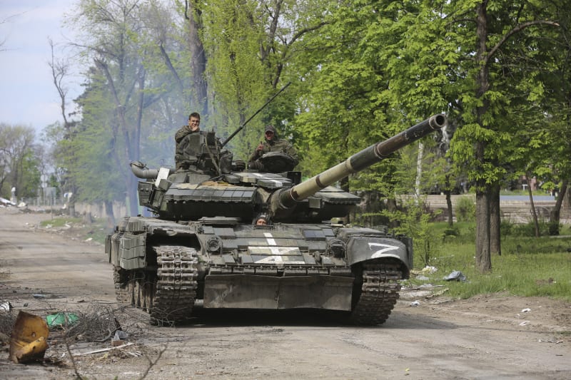 Ruský tank v Mariupolu