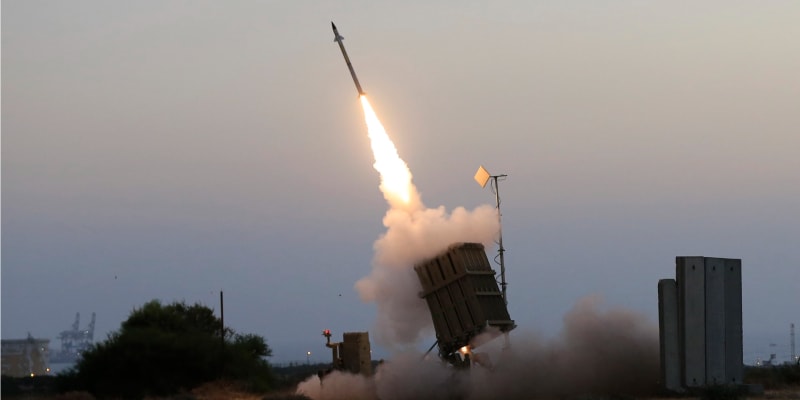 Izraelský mobilní systém protivzdušné obrany Iron Dome (Železná kopule) v akci
