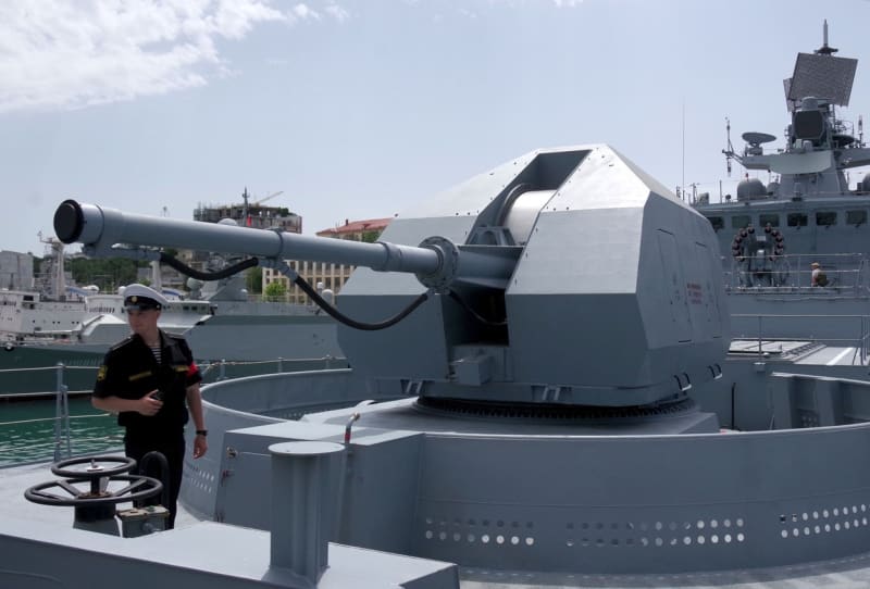 Ruská fregata Admiral Makarov disponuje i tímto dělem
