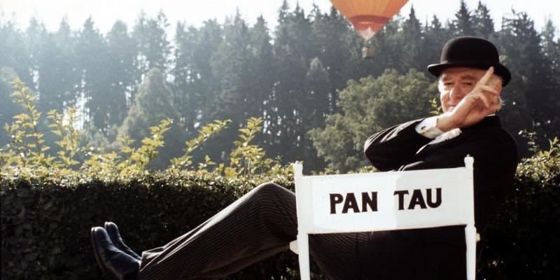 Jako Pan Tau se nemusil učit skoro žádný text. Ve filmech o Panu Tau byl totiž němý.