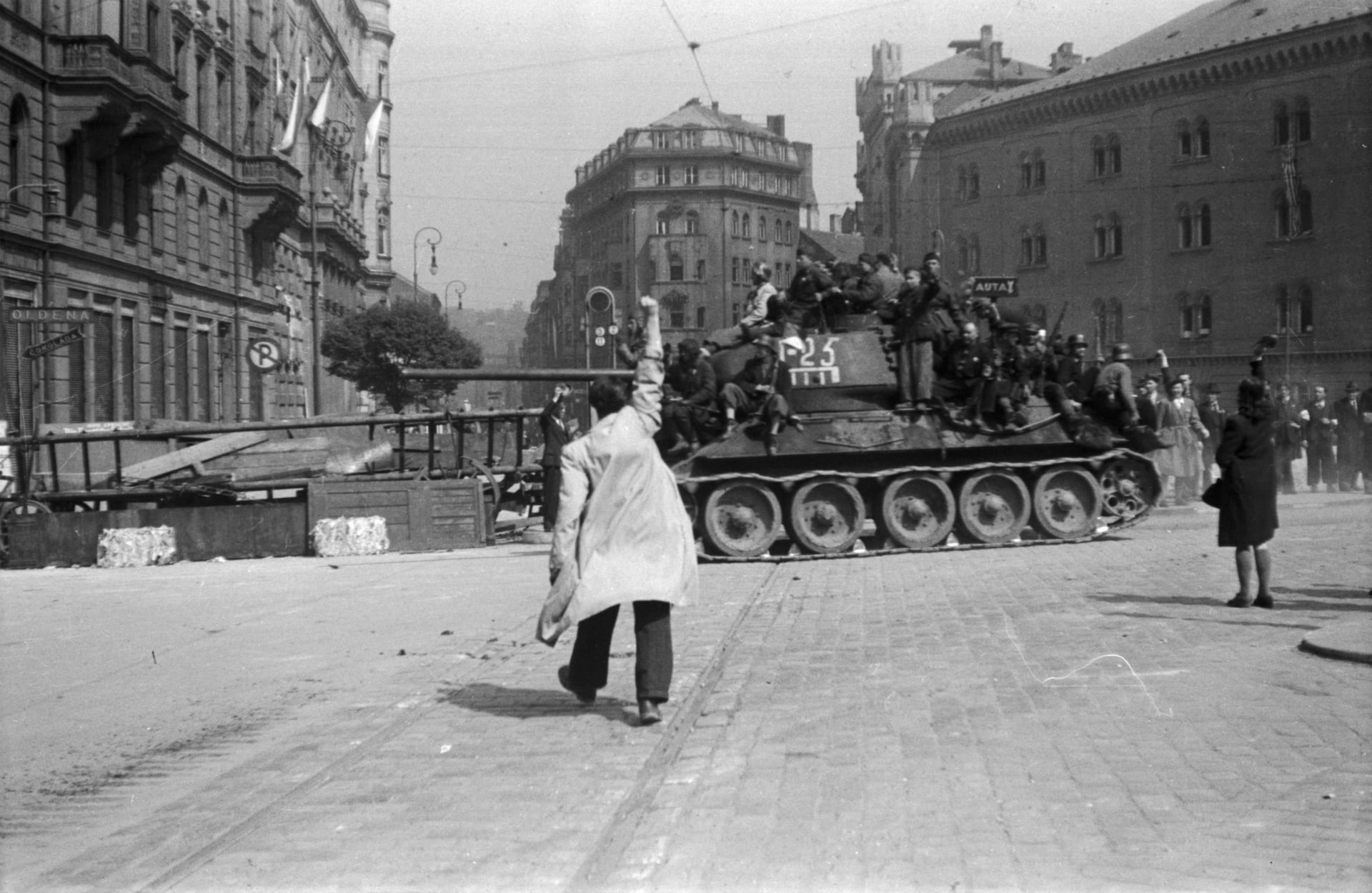 Rudoarmějci v Praze v květnu 1945