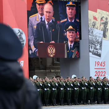 Záběry z vystoupení Vladimira Putina na Rudém náměstí v Moskvě v Den vítězství 9. května 
