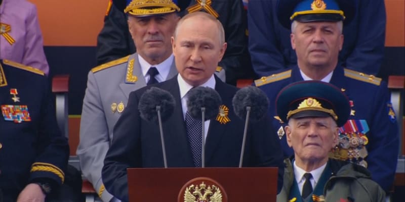 Vladimir Putin pronesl projev na Rudém náměstí v Moskvě.