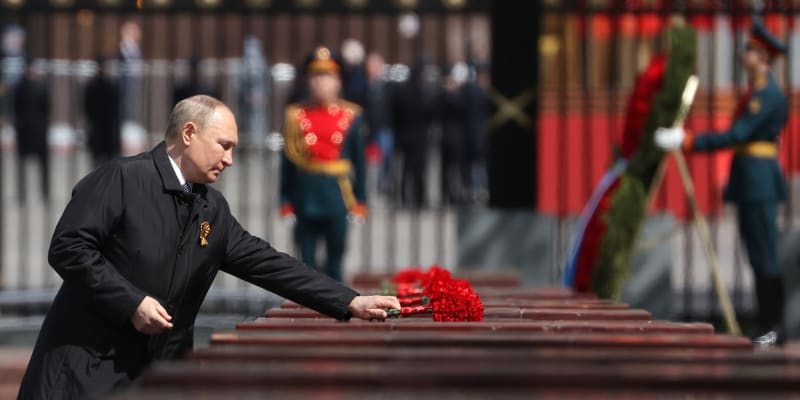 Vladimir Putin po vojenské přehlídce v Moskvě, 9. května