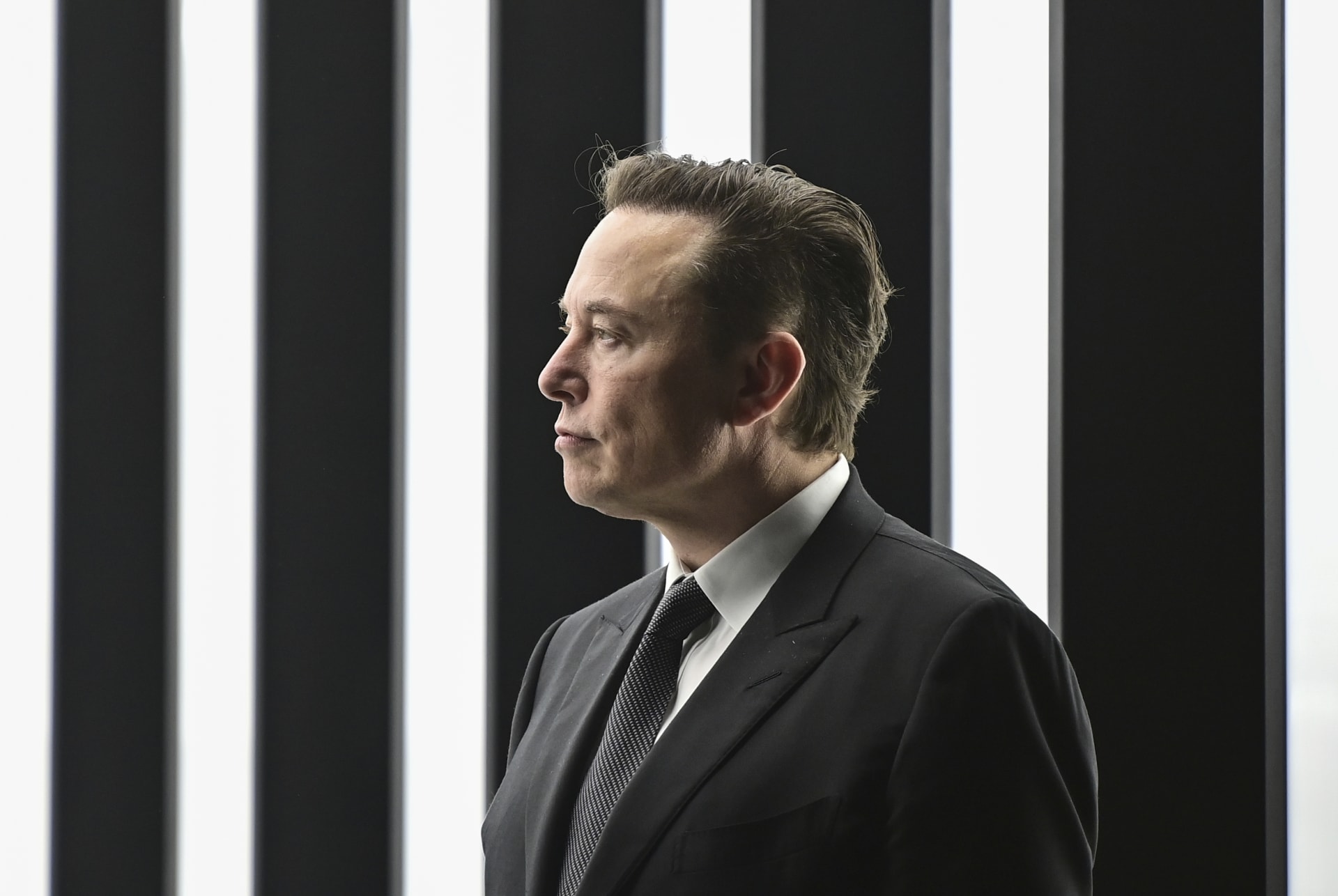 Jeden z nejbohatších lidí na světě a šéf Twitteru Elon Musk v rozhovoru doslova znemožnil novináře BBC.