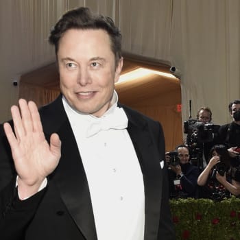 Nejbohatší člověk na světě a šéf automobilky Tesla Elon Musk