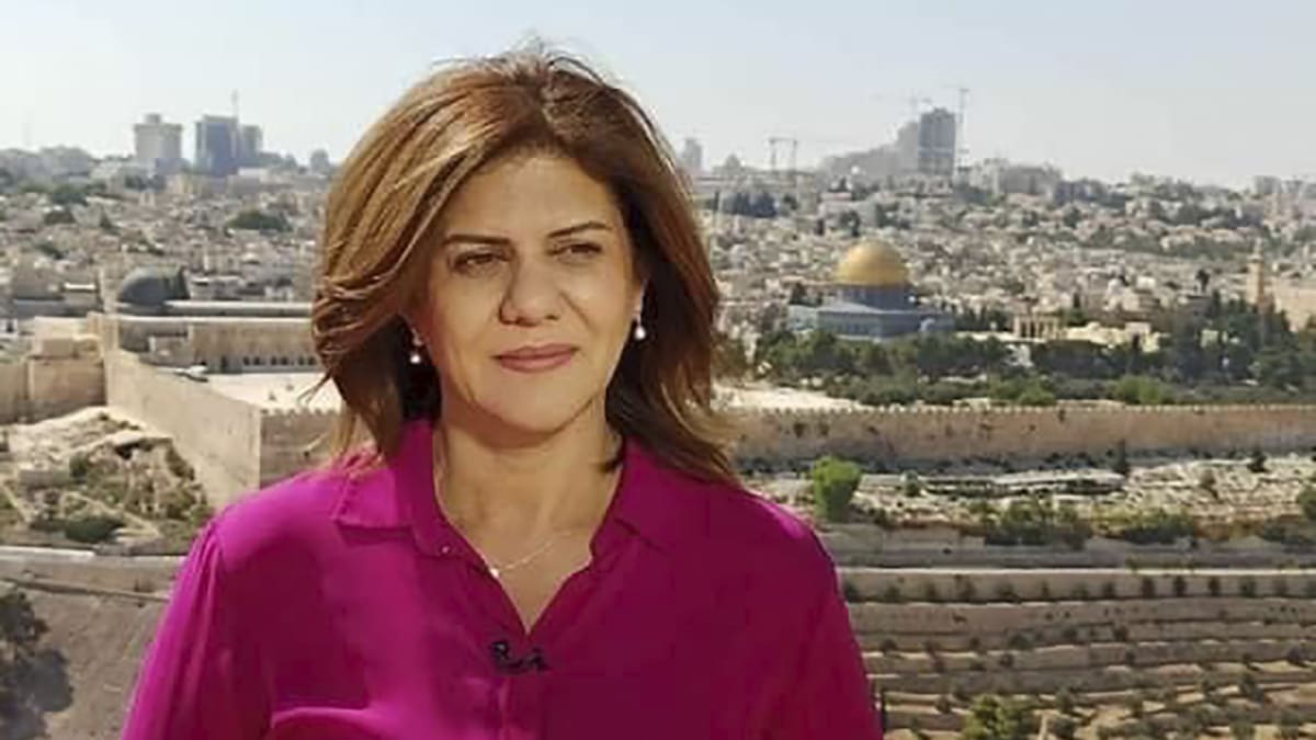 Novinářka Širín abú Aklahová zemřela na palestinském Západním břehu Jordánu.