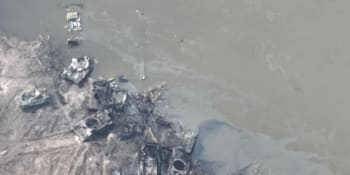Ukrajinci zdemolovali a potopili ruské tanky v řece. Pěkné prázdniny, vzkázali okupantům