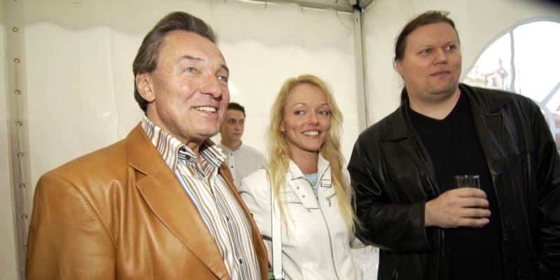 Dominika Gottová s manželem Timo Tolkkim a otcem Karlem Gottem