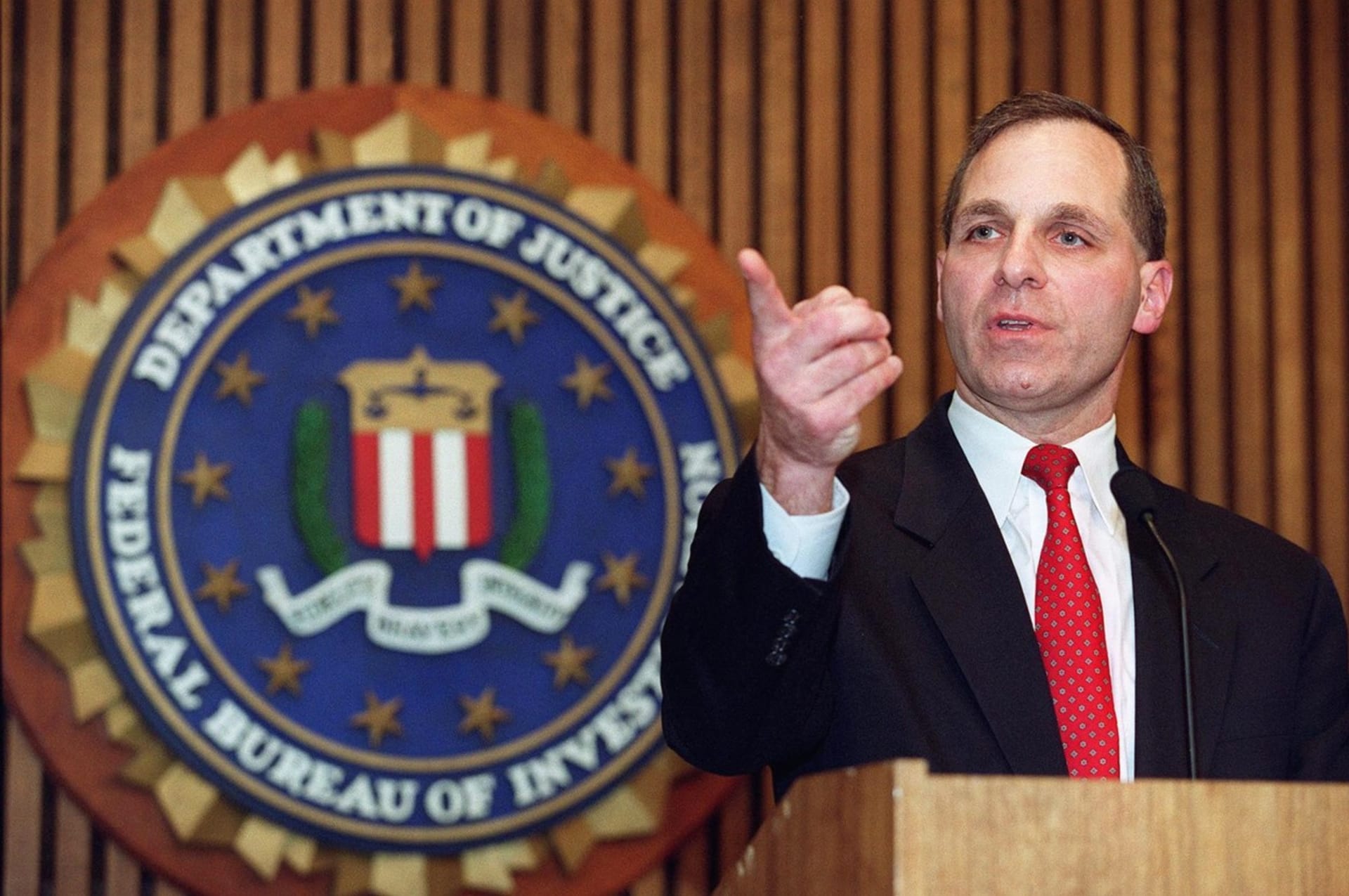 Ředitel FBI Louis Freeh v roce 2001
