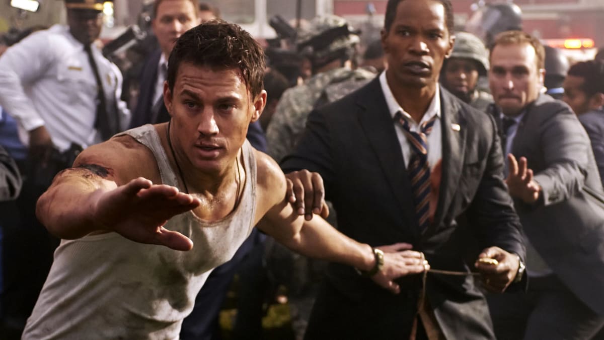 Channing Tatum při ochraně prezidenta ve filmu Útok na Bílý dům