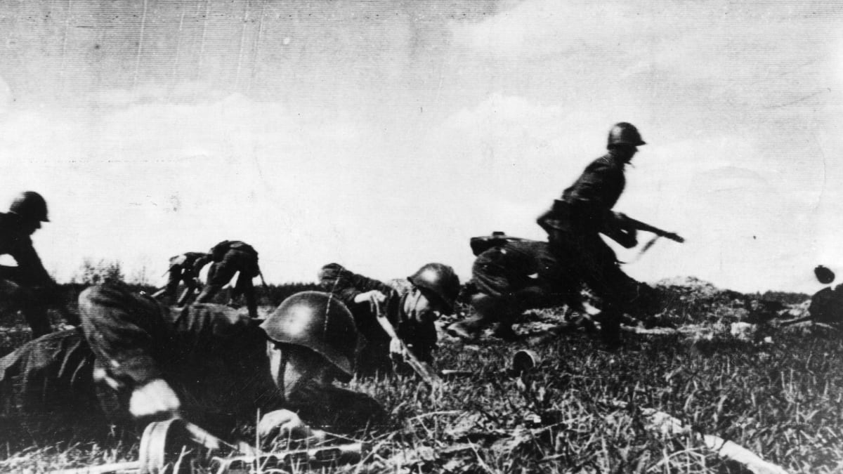 Samopalníci Rudé armády během Timošenkovy ofenzívy u Charkova v květnu 1942