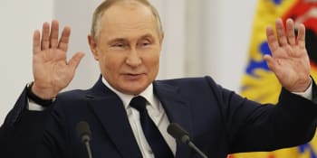 Rusko není Putinova řiť, kterou musíte líbat. Kvůli výroku si známý zpěvák vysloužil trest