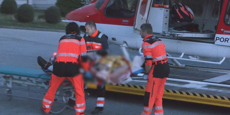 Vážná poranění tváře a hrudníku utrpěl pětačtyřicetiletý muž, kterého ve středu na středním Slovensku spolu s další osobou napadl medvěd.