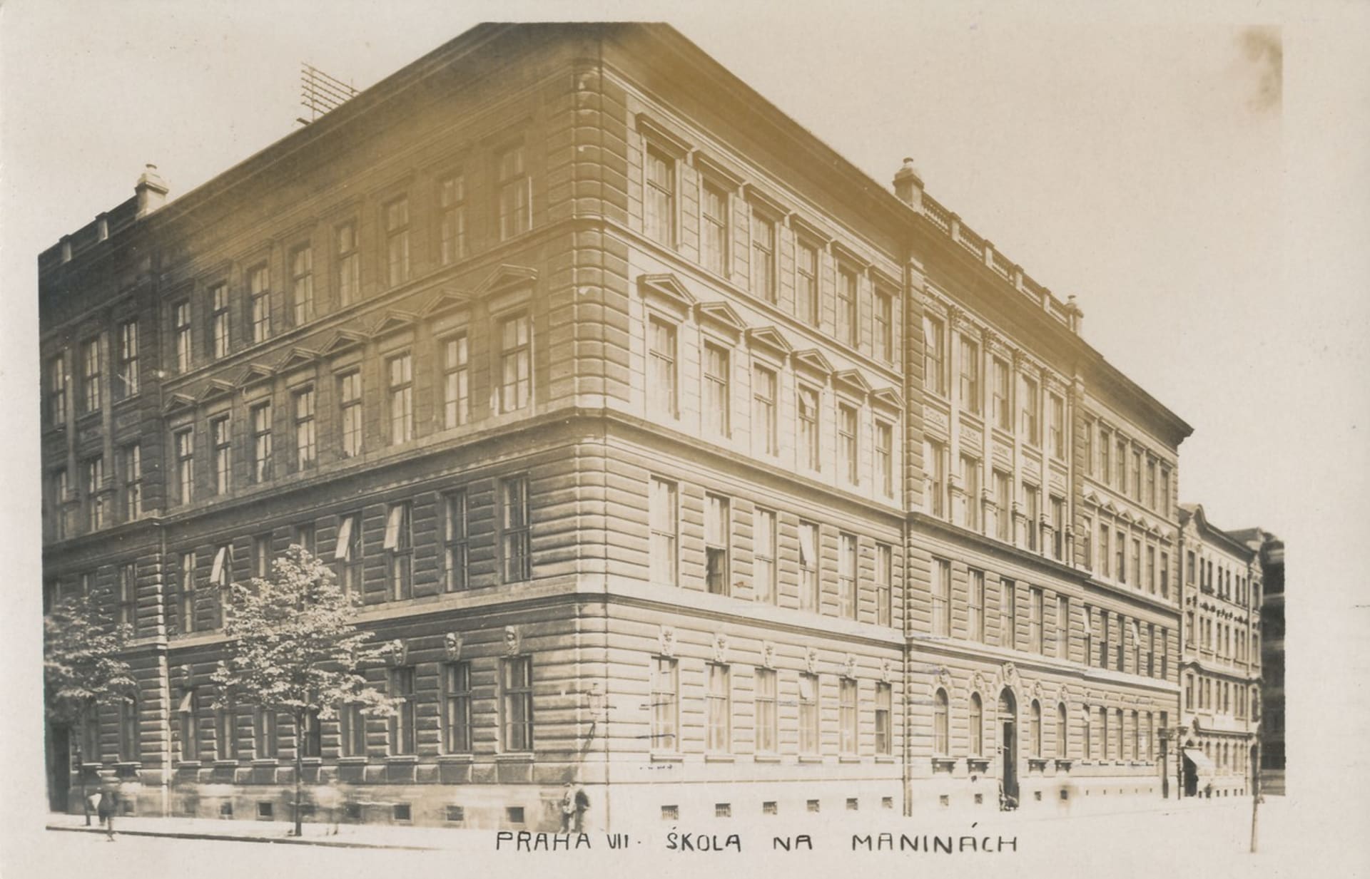 Škola Na Maninách, prošlo poštou roku 1941.