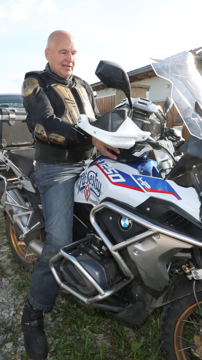 Lou Fanánek Hagen miluje motorky