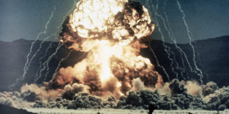 Test jaderné zbraně v poušti v Nevadě