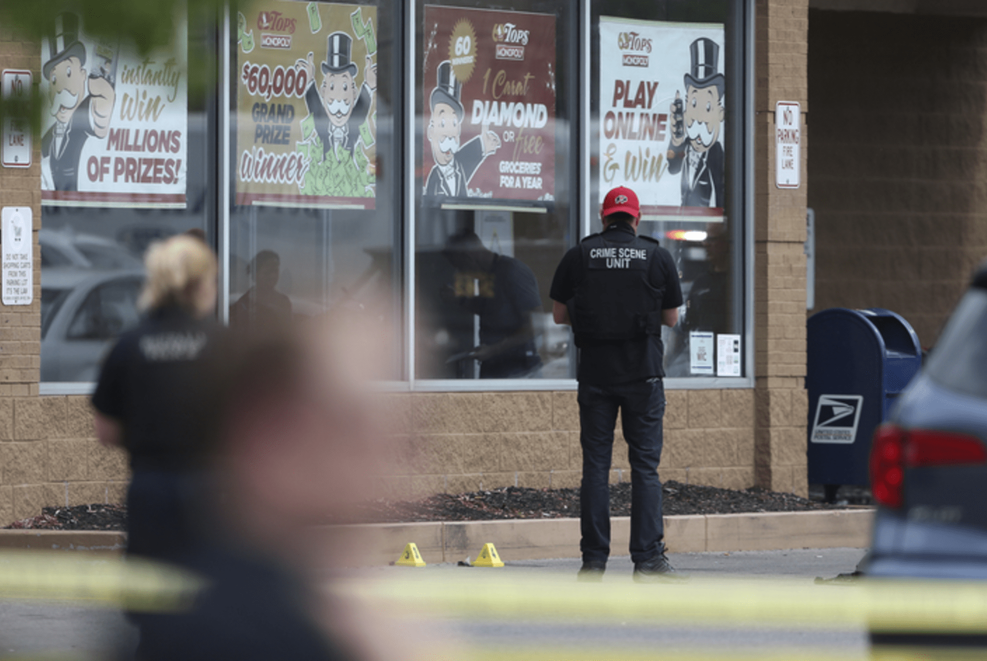 Nejméně deset lidí zemřelo při sobotní střelbě v supermarketu v americkém městě Buffalo ve státě New York.