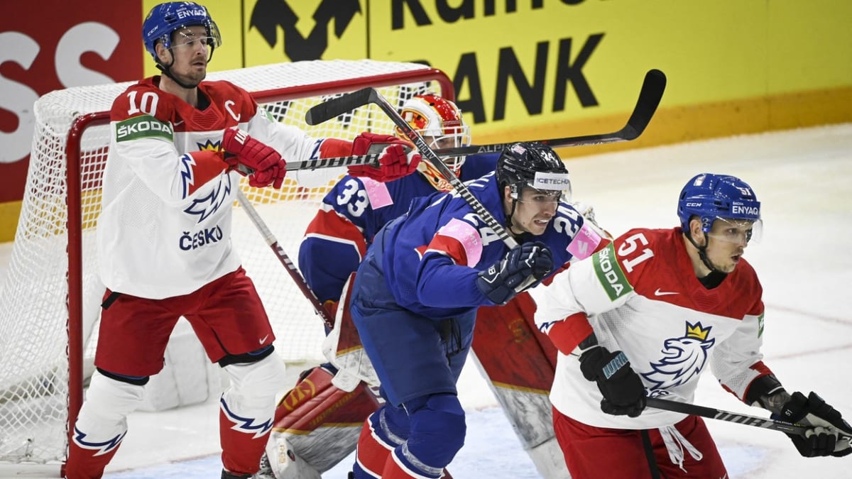 Češi zahájili světový šampionát v hokeji proti Velké Británii.