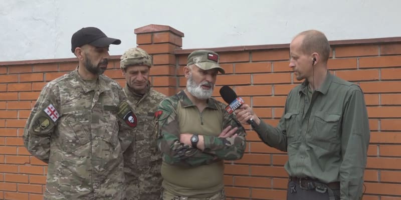 Reportér CNN Prima NEWS Matyáš Zrno hovořil s gruzínským velitelem v Kyjevě. 