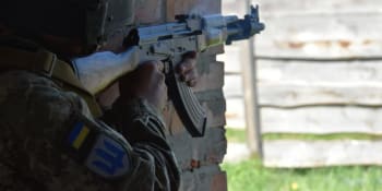 Střelba, výbuchy, trosky a křik. Ukrajinci zveřejnili záběry tvrdých bojů o Severodoněck