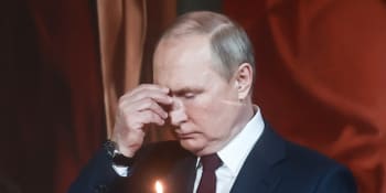Putin se účastnil velikonoční mše. Příměří na pravoslavný svátek ale Ukrajině nepovolil