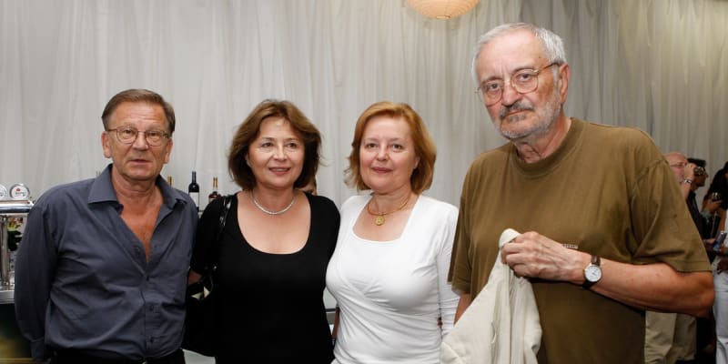Sestry Vášáryovy se svými muži – Milanem Čorbou a Milanem Lasicou