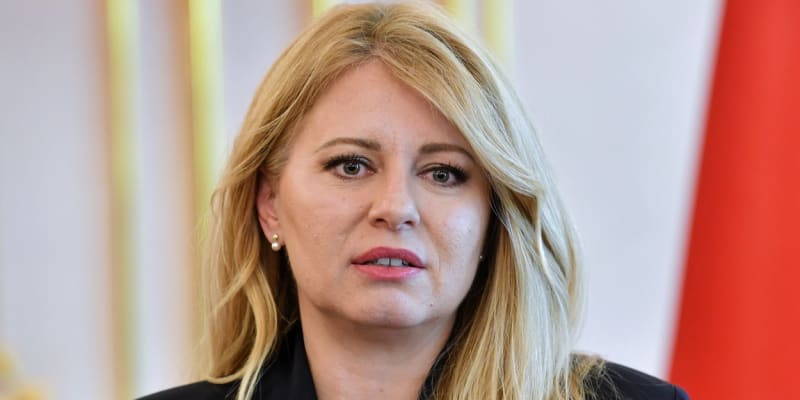 Slovenská prezidentka Zuzana Čaputová se hněvá kvůli faux pas při předávání státních vyznamenání.