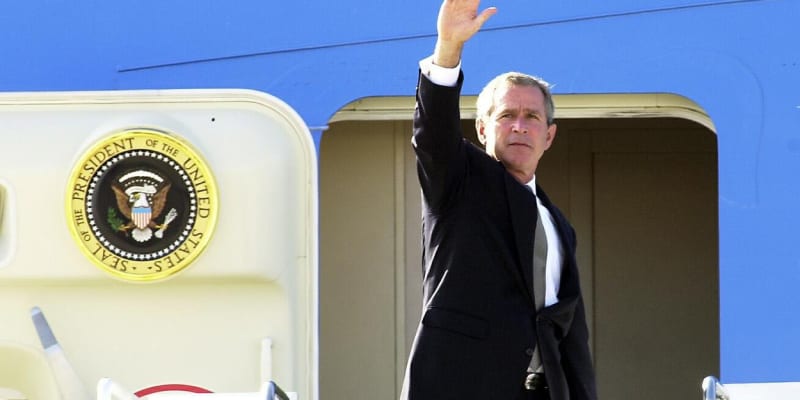 George Bush v roce 2001 jako prezident USA