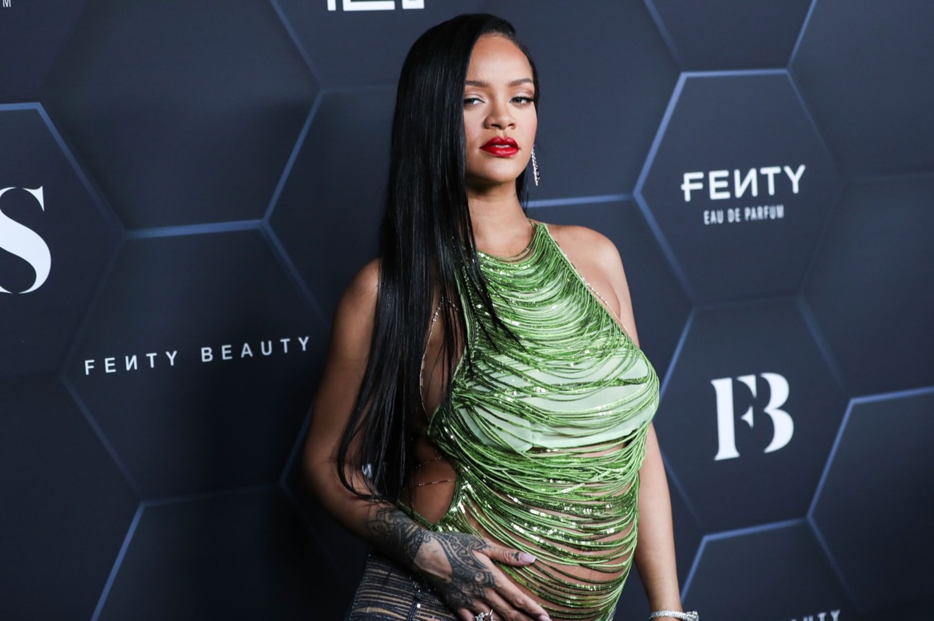 Zpěvačka Rihanna se stala maminkou. Podle všeho má syna, jméno neprozradila.