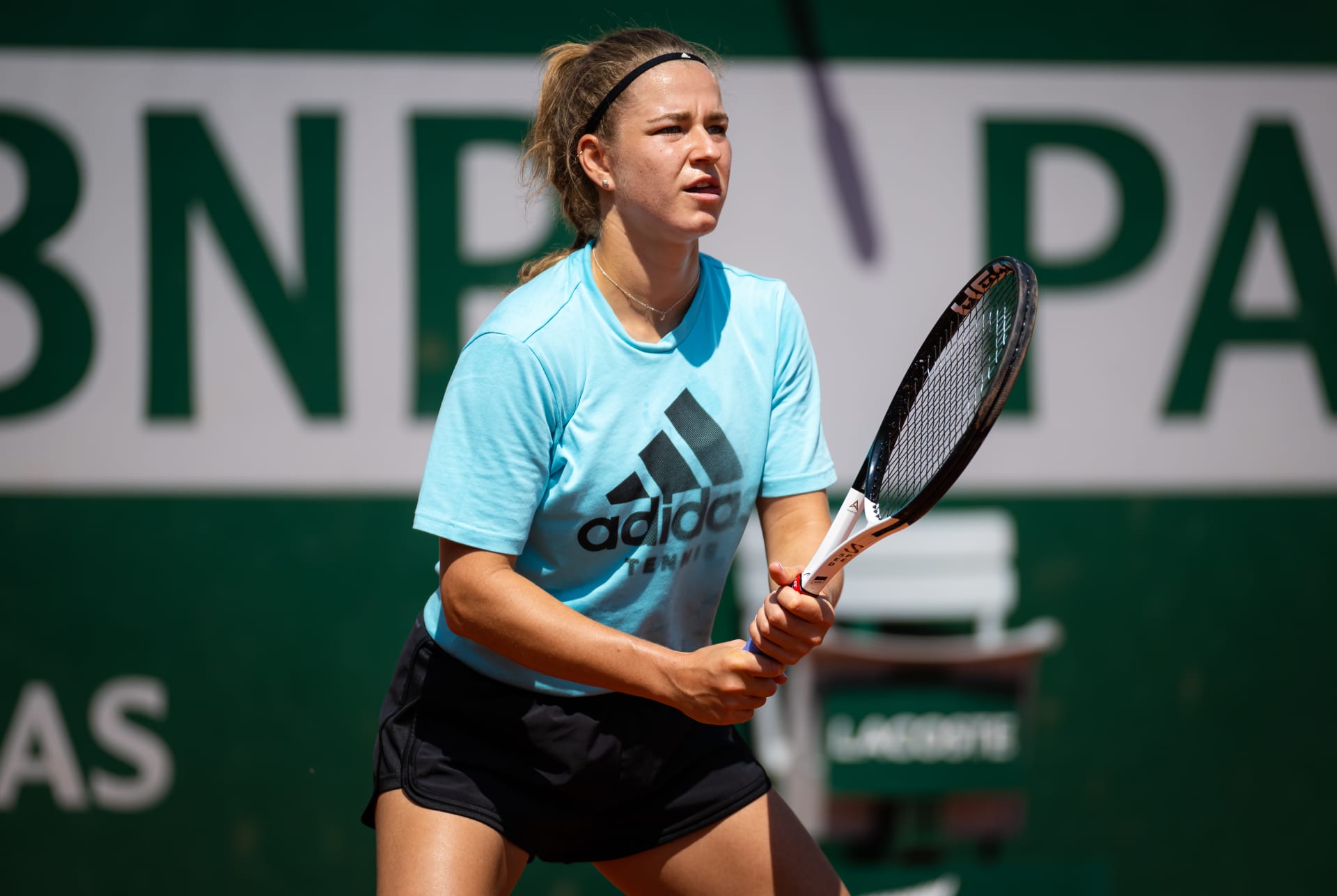 Karolína Muchová při tréninku v areálu Roland Garros.