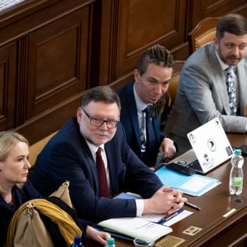Zleva: Jana Černochová, Zbyněk Stanjura, Ivan Bartoš a Vít Rakušan na jednání Poslanecké sněmovny 3. května 2022.