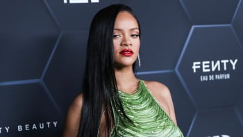 Zpěvačka Rihanna porodila! Miminko přišlo na svět v pátek třináctého