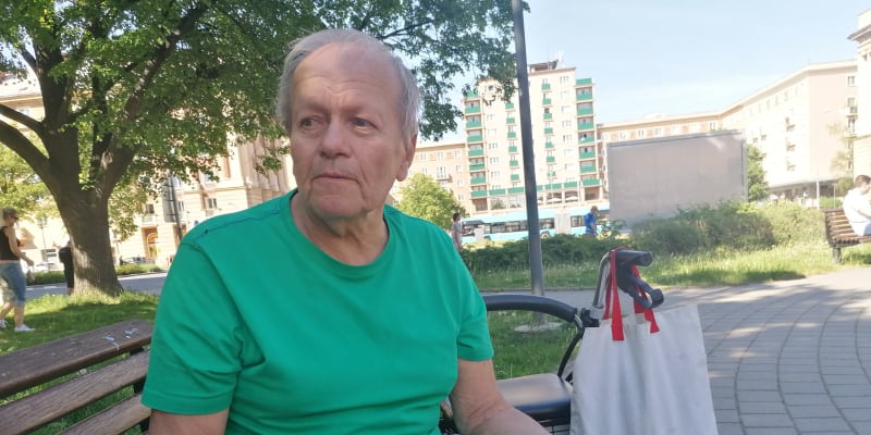 78letý vdovec František Dvořák platí za byt 1+1 10 500 korun. Bez energií.
