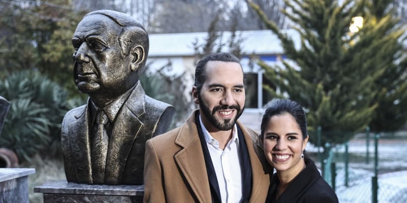 Prezident El Salvadoru a jeho manželka navštívili letos Ankaru.