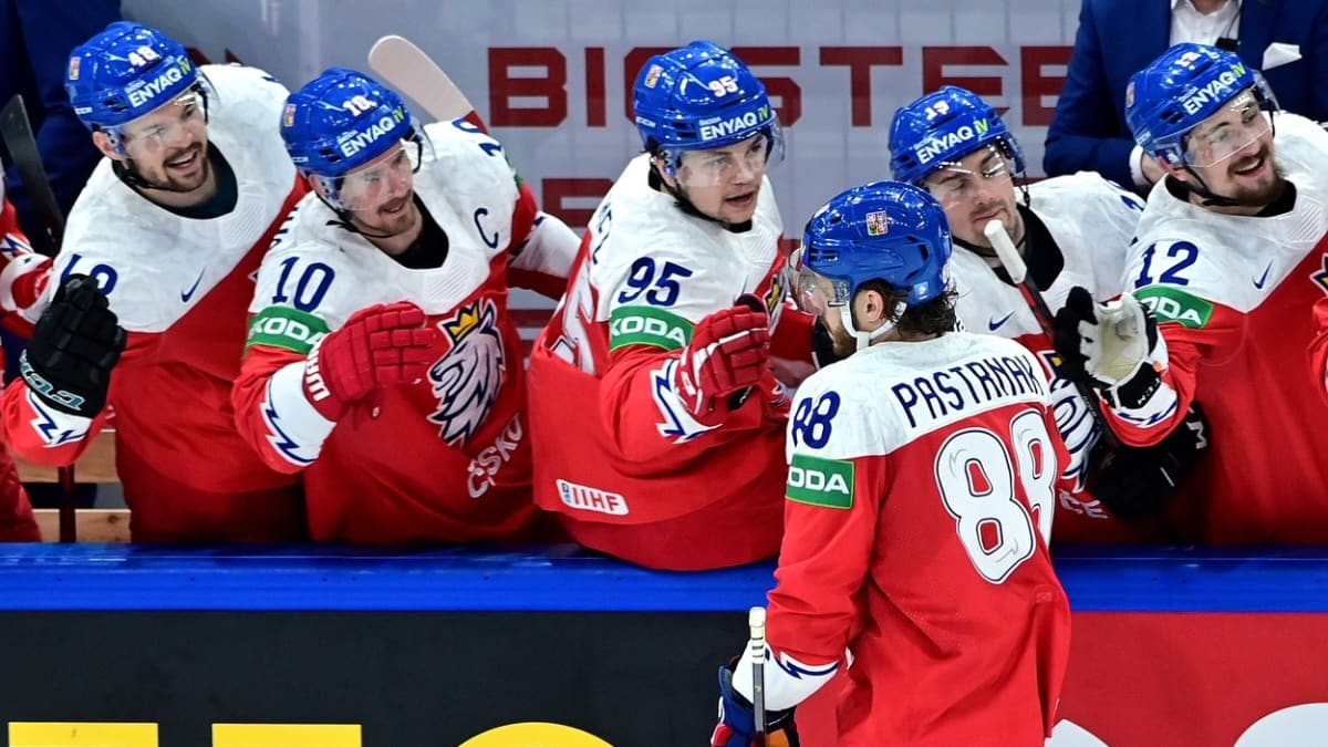 Čský hokejový výběr úspěch z posledního šampionátu nezopakoval a zůstal bez medaile