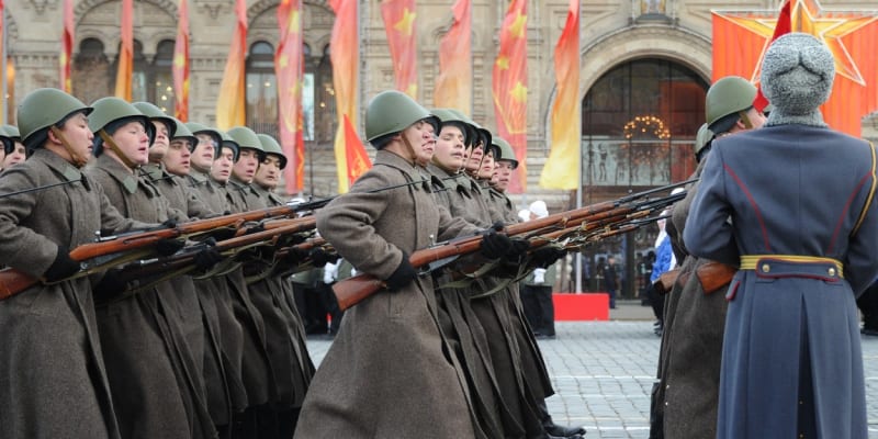 Vojenská přehlídka v Moskvě v roce 2011 u příležitosti 70. výročí vstupu SSSR do druhé světové války