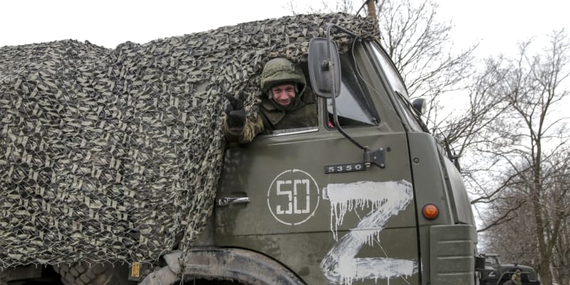 Ruský voják v nákladním voze