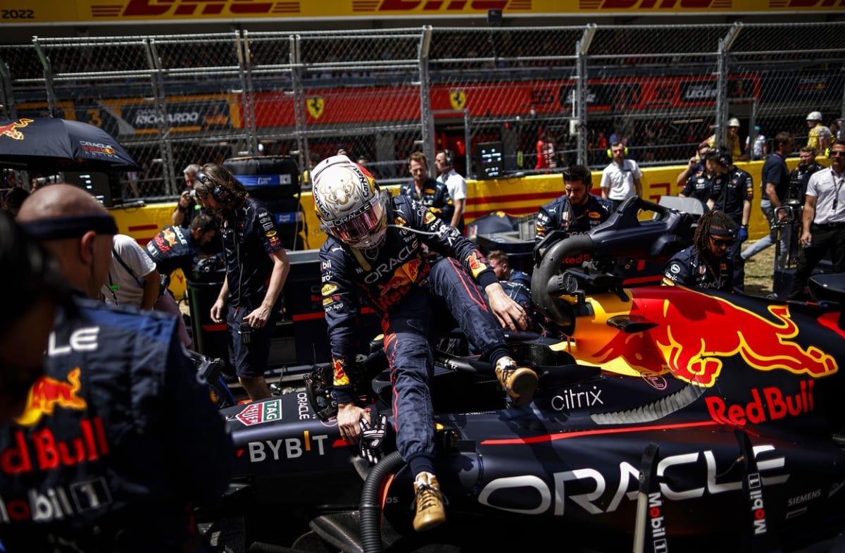 Max Verstappen v Barceloně vyhrál a dostal se do čela šampionátu formule 1