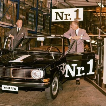 Volvo řady 140 vyráběné od roku 1966 bylo na svou dobu velice pokrokovým modelem s bytelnou konstrukcí a vysokou mírou bezpečnosti. Není divu, že si jej Severokorejci zamilovali.