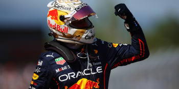 Třesk v čele šampionátu formule 1. Leclerc v Barceloně nedojel, lídrem je Verstappen
