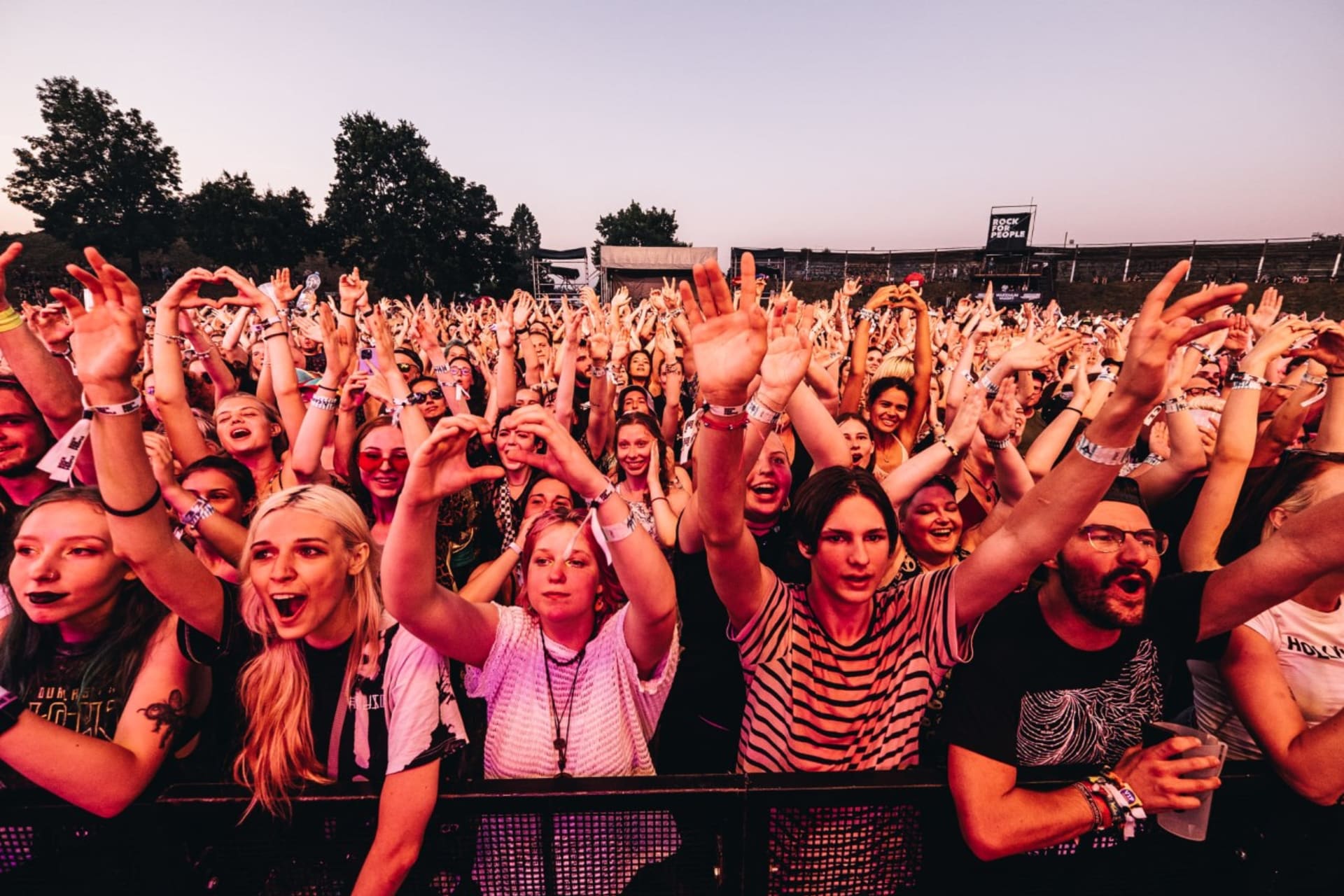 Hradec Králové se chystá na největší český hudební festival, Rock for People hlásí vyprodáno.